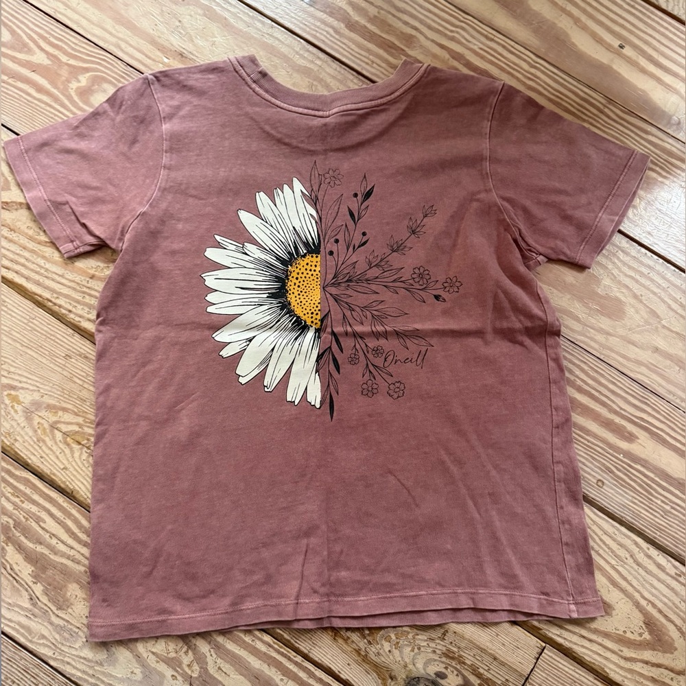O'Neill daisy graphic t-shirt size small